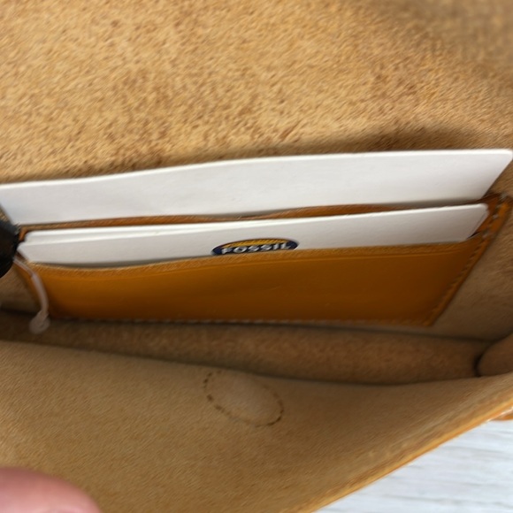 New Without Tags Fossil Leather Wristlet - Picture 4 of 5